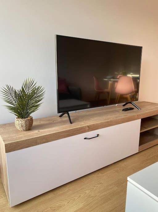 Apartamento A Pie De Playa La Pepa Burela Екстериор снимка