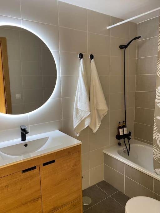 Apartamento A Pie De Playa La Pepa Burela Екстериор снимка